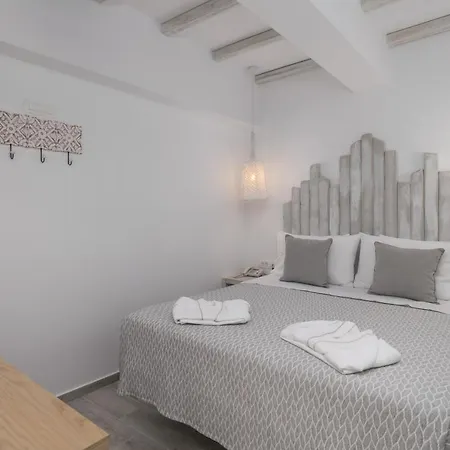 Orama Milos Adamantas (Milos)