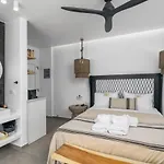 Orama Milos Апарт-отель