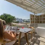 Orama Milos Aparthotel
