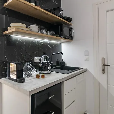 Orama Milos Adamantas (Milos)