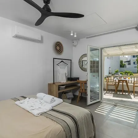 Orama Milos 4*