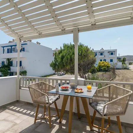 Orama Milos Aparthotel