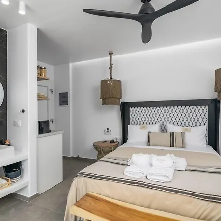 Orama Milos Aparthotel