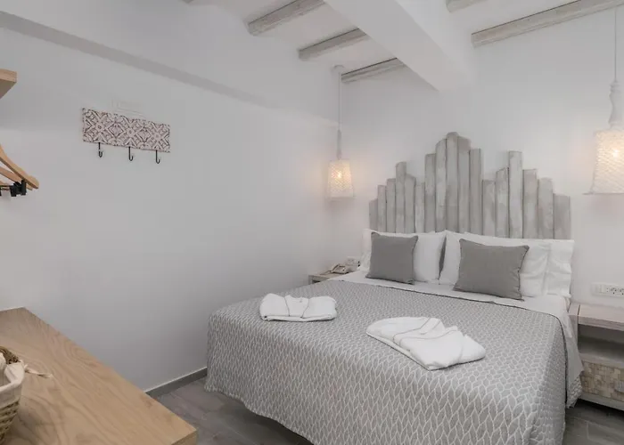 Orama Milos Adamantas (Milos)