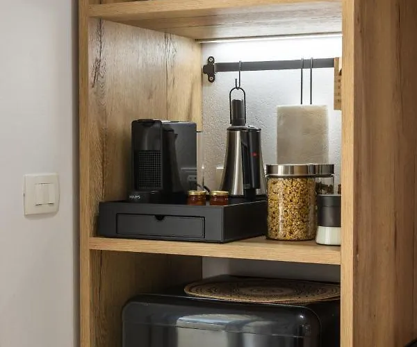 Orama Milos Adamantas (Milos)