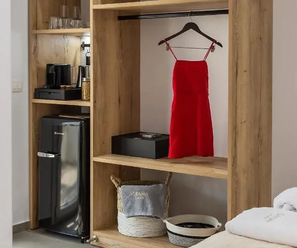 Orama Milos Apartahotel